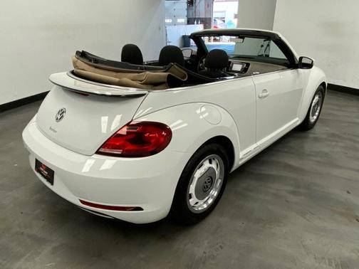 Pure White/Beige Roof 2018 Volkswagen Beetle 2.0T Coast