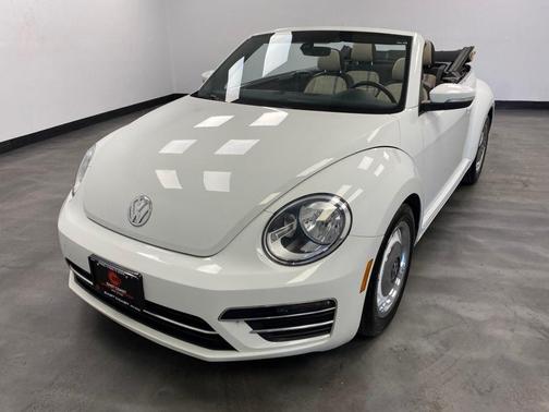 Pure White/Beige Roof 2018 Volkswagen Beetle 2.0T Coast