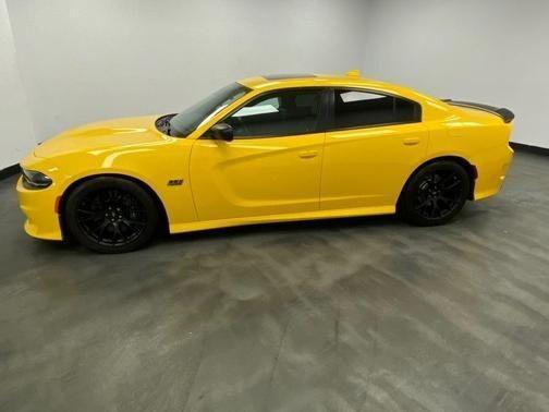 Yellow Jacket 2017 Dodge Charger R/T Scat Pack