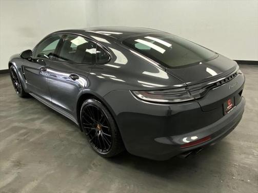 2023 Porsche Panamera 4