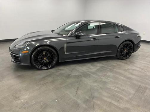 2023 Porsche Panamera 4