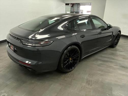 2023 Porsche Panamera 4