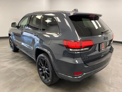 2017 Jeep Grand Cherokee Altitude