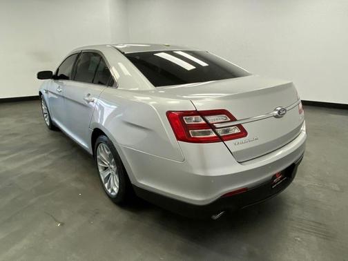 Ingot Silver Metallic 2019 Ford Taurus Limited