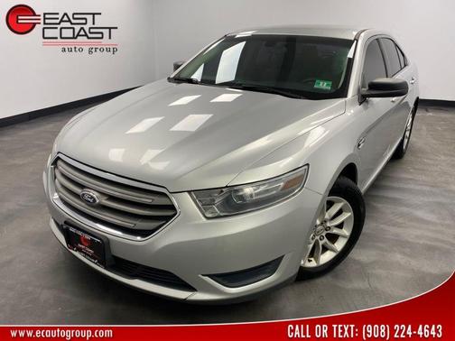 2013 Ford Taurus SE