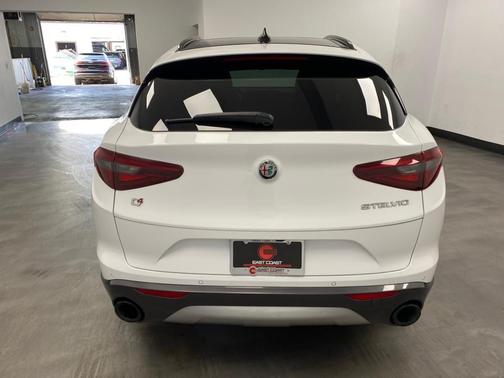 2022 Alfa Romeo Stelvio Ti