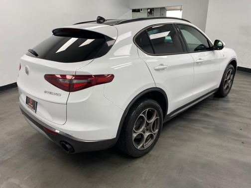 2022 Alfa Romeo Stelvio Ti