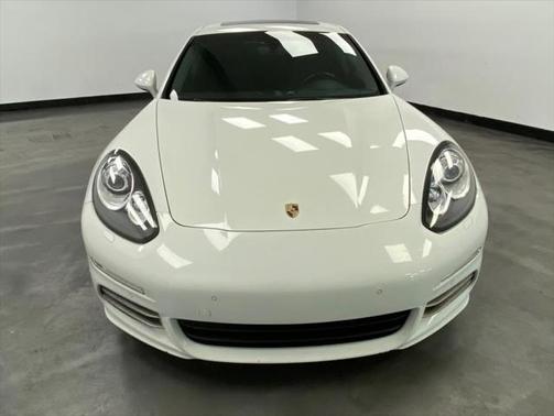 2014 Porsche Panamera 4