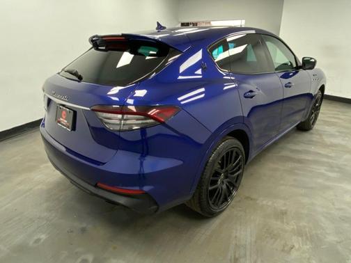 Blu Nobile Tri-Coat 2022 Maserati Levante Modena