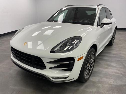 2017 Porsche Macan Turbo w/Performance Package