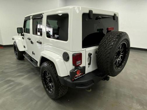 Bright White Clearcoat 2018 Jeep Wrangler JK Unlimited Sport