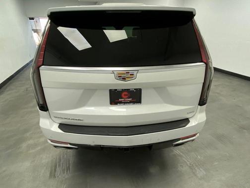 Crystal White Tricoat 2021 Cadillac Escalade ESV Premium Luxury