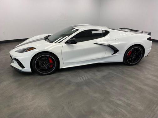 Arctic White 2020 Chevrolet Corvette Stingray w/2LT
