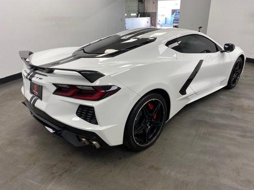 Arctic White 2020 Chevrolet Corvette Stingray w/2LT