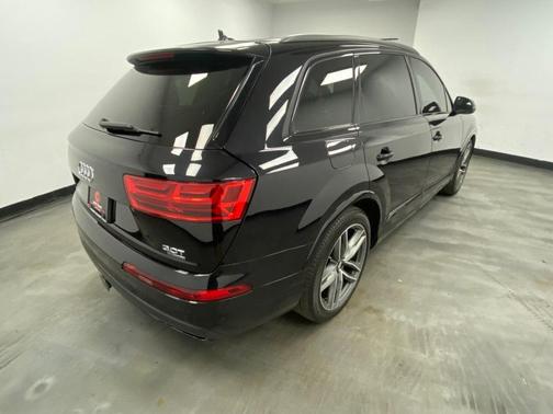 Night Black 2018 Audi Q7 3.0T Prestige