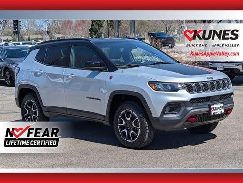 Silver Zynith 2025 Jeep Compass Trailhawk