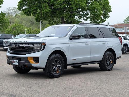 Silver Metallic 2025 Ford Expedition Tremor