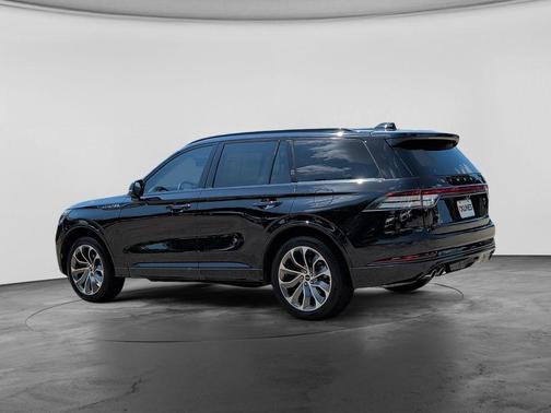 Black Metallic 2025 Lincoln Aviator Premiere