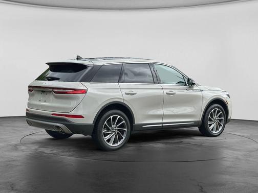 Pearl Metallic 2024 Lincoln Corsair Premiere