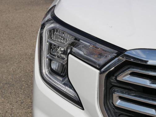 Summit White 2024 GMC Terrain SLT