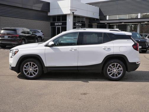 Summit White 2024 GMC Terrain SLT
