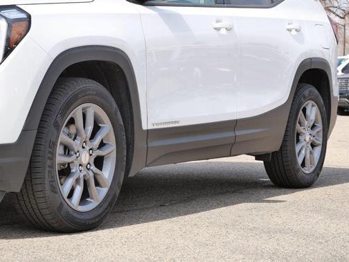 Summit White 2024 GMC Terrain SLT