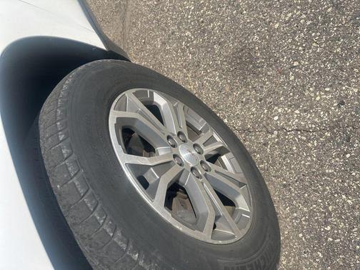 White Frost 2016 GMC Acadia SLT-1