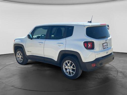 Alpine White Clearcoat 2023 Jeep Renegade Latitude