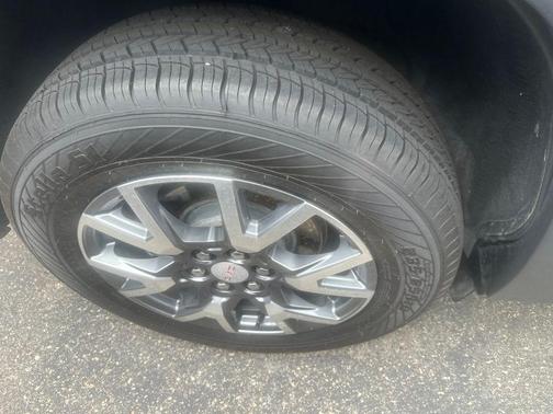 Black 2023 GMC Acadia SLT
