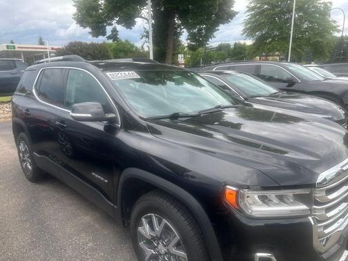 Black 2023 GMC Acadia SLT