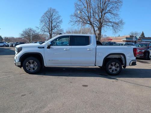 2026 GMC Sierra 1500 SLE