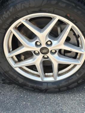Black Metallic 2024 Ford Edge SEL