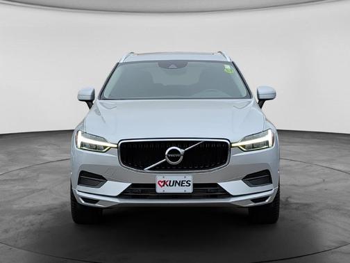 Bright Silver Metallic 2019 Volvo XC60 T5 Momentum