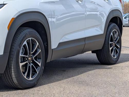Summit White 2025 Chevrolet Trailblazer LT