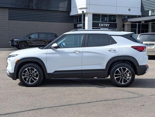 Summit White 2025 Chevrolet Trailblazer LT