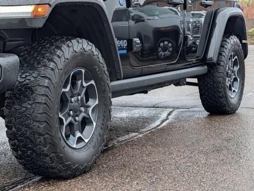 Black Clearcoat 2022 Jeep Wrangler Unlimited 4xe Rubicon