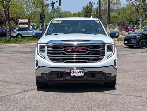 Summit White 2024 GMC Sierra 1500 SLT