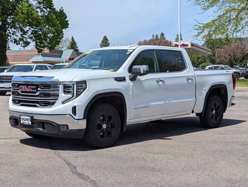 Summit White 2024 GMC Sierra 1500 SLT