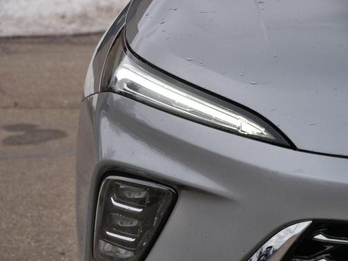 Moonstone Gray Metallic 2026 Buick Enclave Avenir