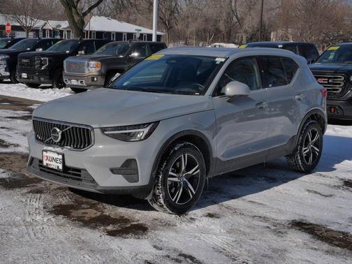 2024 Volvo XC40 B5 Core