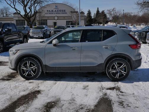 2024 Volvo XC40 B5 Core