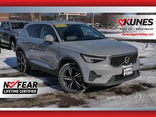 2024 Volvo XC40 B5 Core