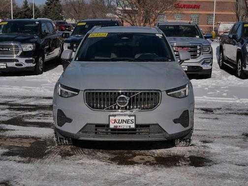 2024 Volvo XC40 B5 Core