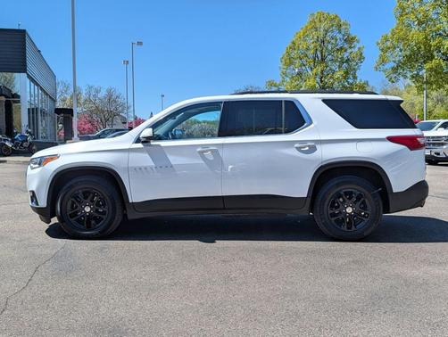 Summit White 2019 Chevrolet Traverse LT Cloth
