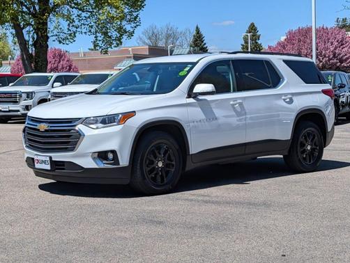 Summit White 2019 Chevrolet Traverse LT Cloth
