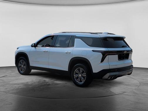 Summit White 2025 Chevrolet Traverse LT