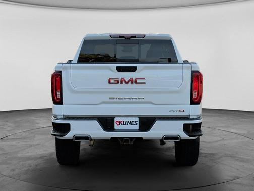 Summit White 2023 GMC Sierra 1500 AT4