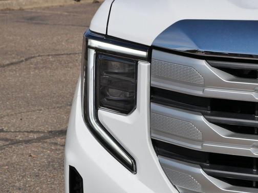 Summit White 2026 GMC Sierra 1500 SLE