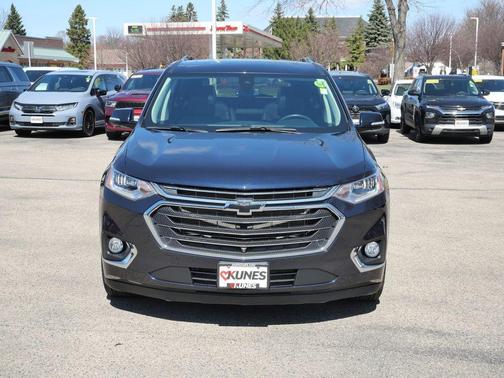 Midnight Blue Metallic 2020 Chevrolet Traverse Premier