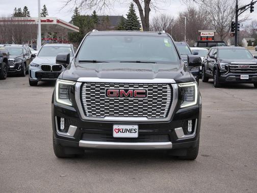 Black Metallic 2022 GMC Yukon Denali